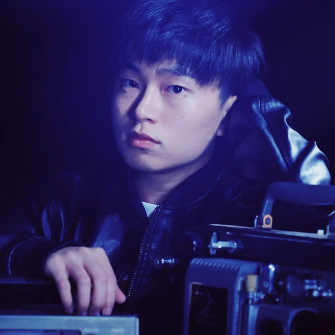 做一名新闻场上的“群演” 